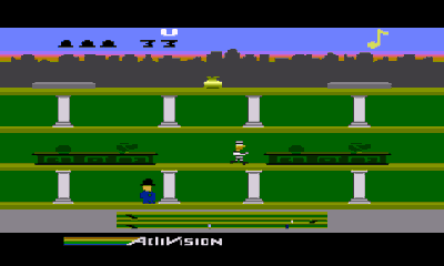 Keystone Kapers - Screenshot - Gameplay (North America) - 320x192
