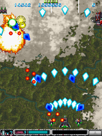 Batsugun - Screenshot - Gameplay (Japan) - 480x640